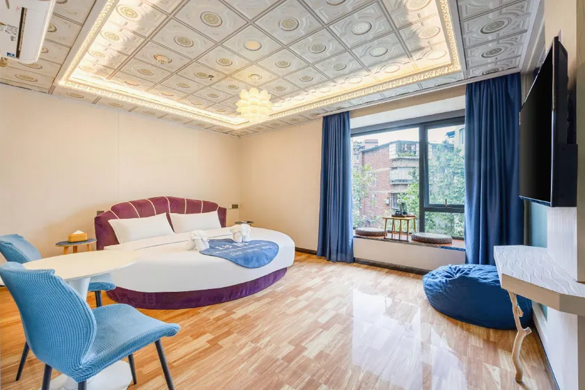 18 Yun · Boutique Hot Spring Hotel (Wangcheng Plaza) - Image 1