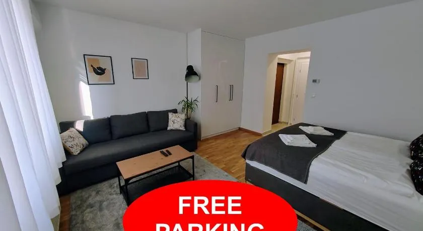 S15 Studio Apartment FREE PARKING - Image 1