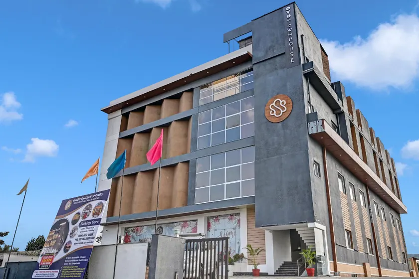 Palette - Hotel Saket Greens - Image 1