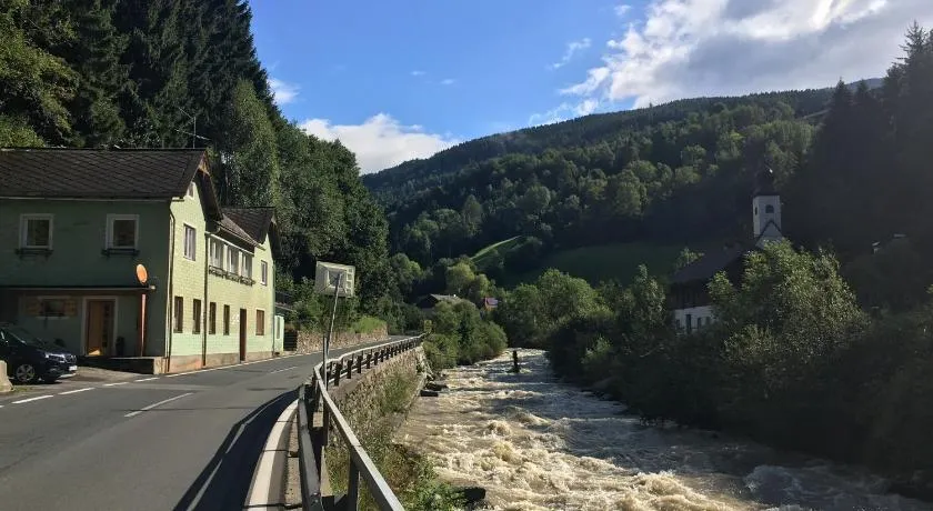 Large Family Holiday Home near Katschberg - Image 1