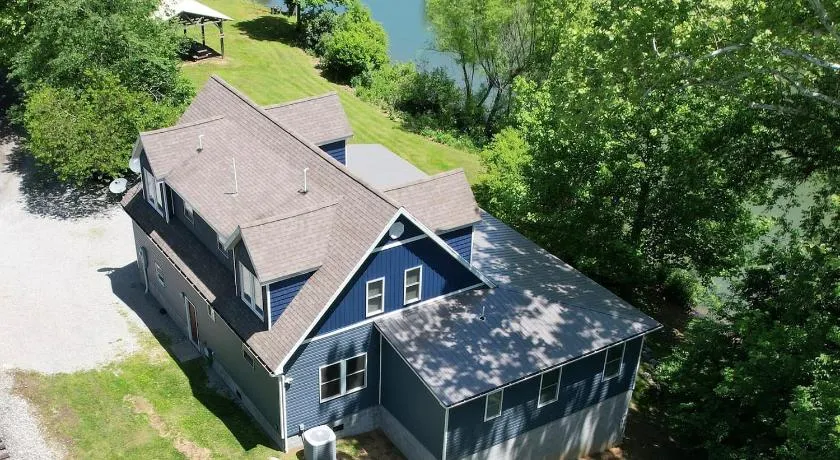 4 Wheeling Riverfront Paradise, awesome deck! - Image 1