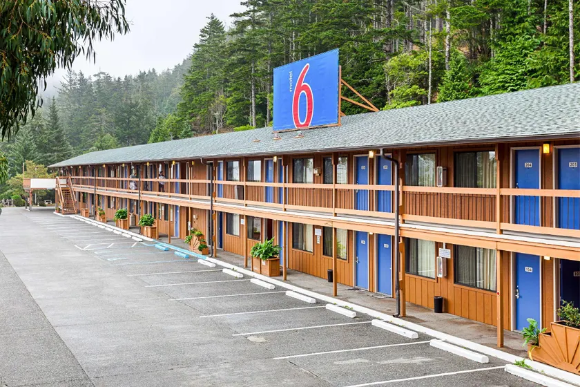 Motel 6 Gold Beach - Image 1