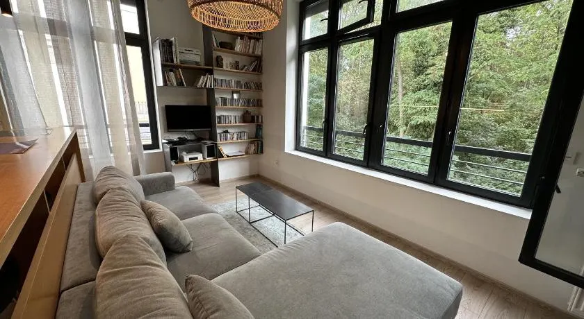 appartement au calme avec vue sur parc, proche de Paris - Image 1