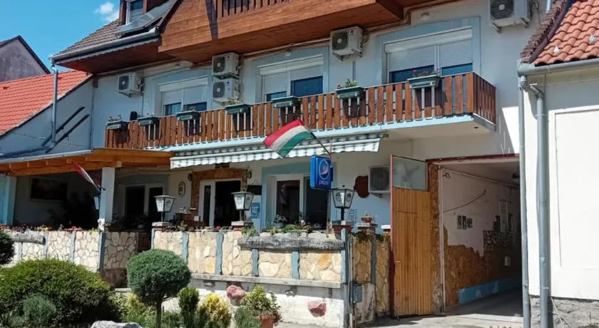 Lenzl's Panzió - Image 1