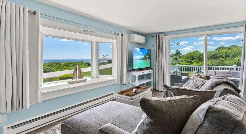 The 1A Escape Deck w Ocean Views Walk to Beach - Image 1