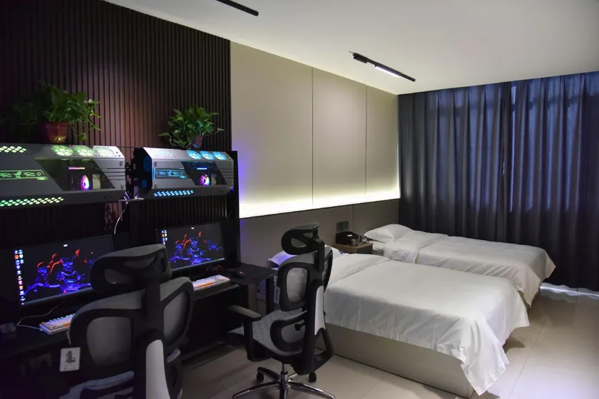 Bro Esports Hotel - Image 1