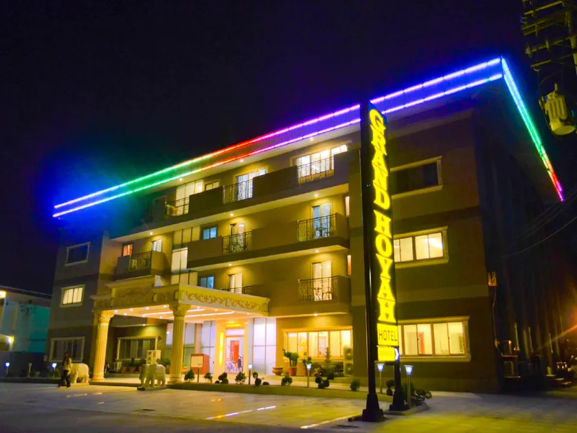 Grand Hoyah Hotel - Image 1