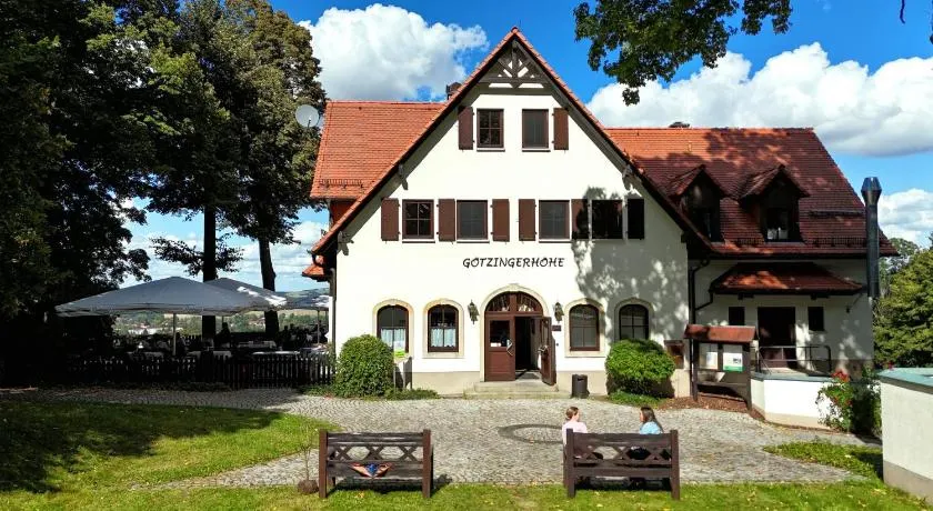 Berggasthof & Hotel Götzinger Höhe - Image 1