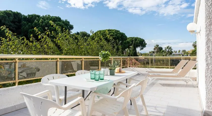 Villa à 30 m de la plage de Cambrils avec vue sur la mer, Wi-Fi, terrasses et jardin - Image 1