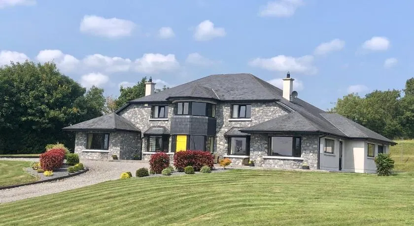 Ballyhourode House B&B - Image 1