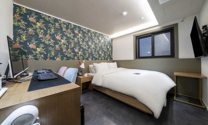 Number 25 Sinchon Branch - Image 1