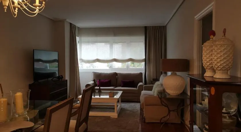 Habitación con baño privado en Bilbao - Image 1