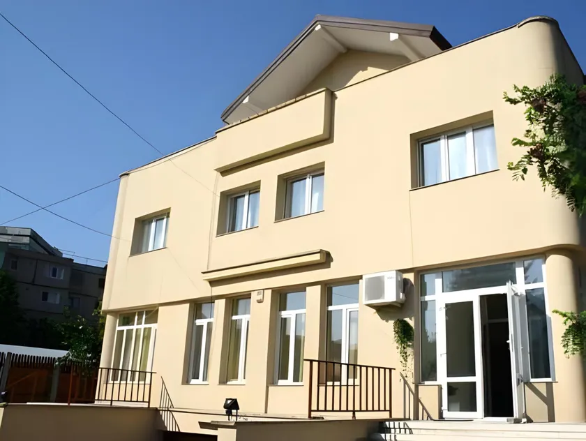 Hostel Holland Bacau - Image 1