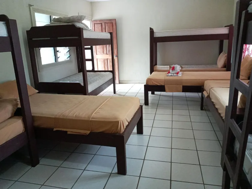 Tropicana Motel & Backpackers - Image 1