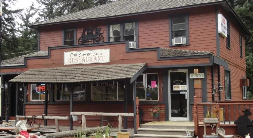 Old Towne Inne Chuckwagon Bar & Grill - Image 1
