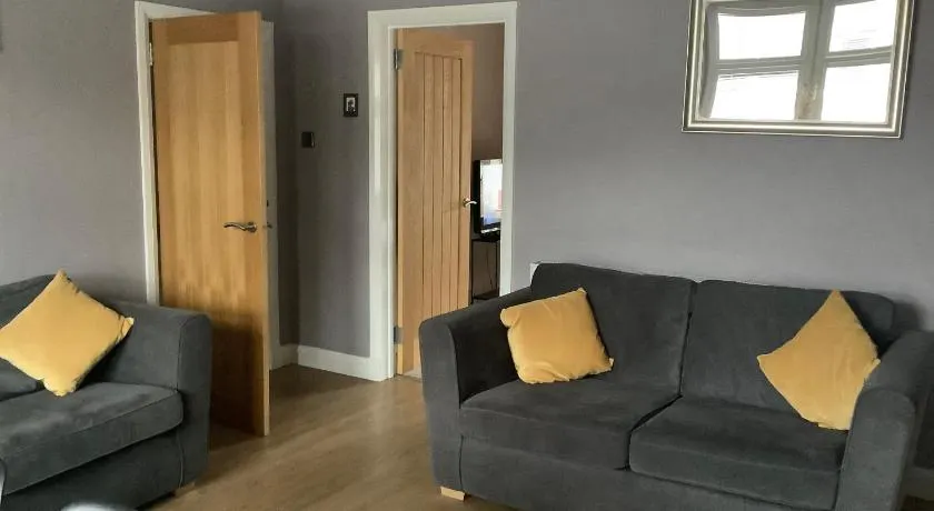 4 Stills Apartment - Image 1