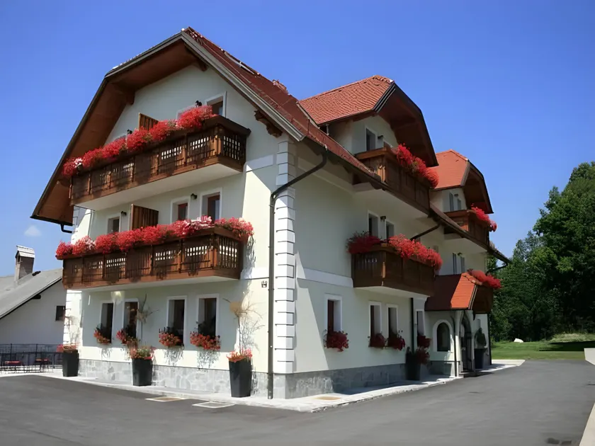 Török rooms, bistro & wellness - Image 1