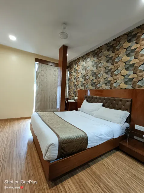 Hotel Arton Suites - Image 1