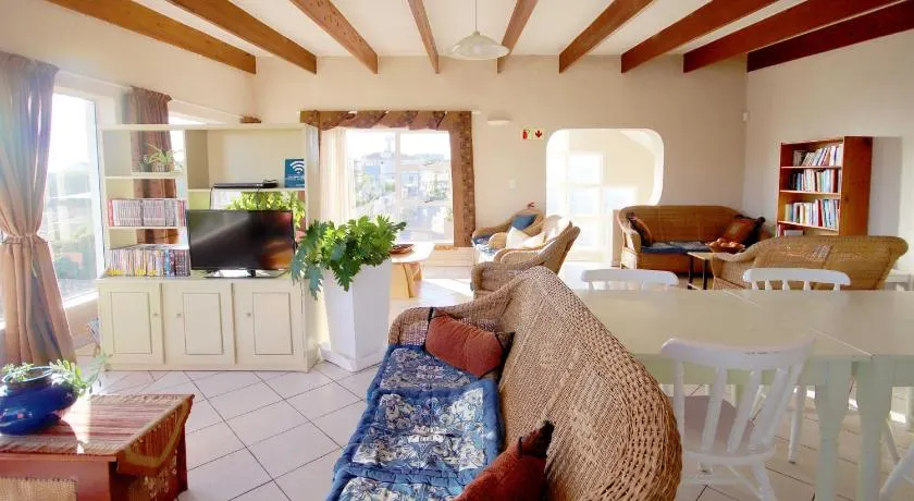 Ocean House Holiday Accommodation - Image 1
