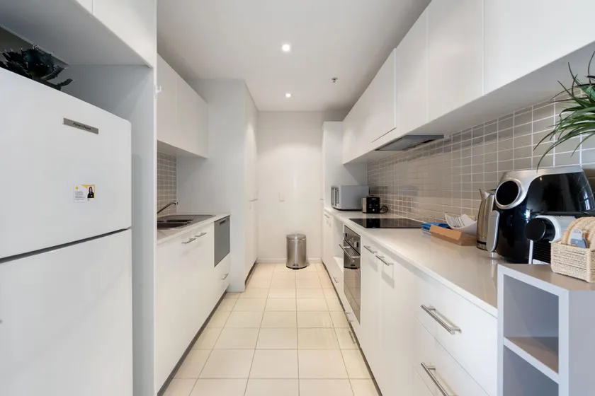 Comfortable 1-bed Apartment With Balcony - Image 1