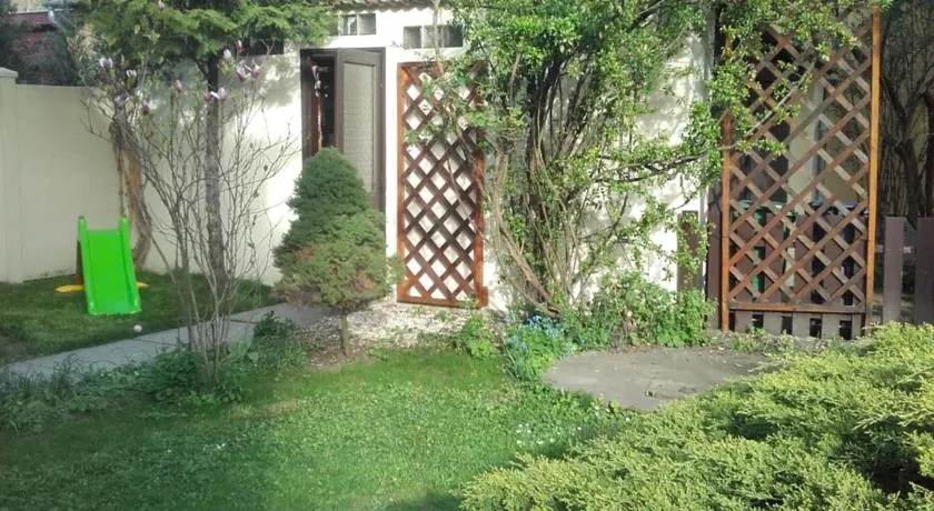 Hold-on apartman - Image 1