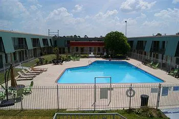 Moonrider Inn & Suites Shreveport Airport - Image 1
