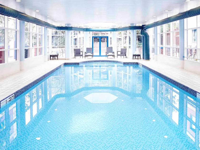 Novotel London Heathrow Airport M4 Jct. 4 - Image 1