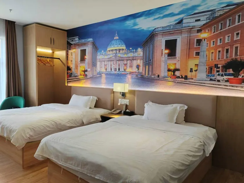 Chaozhou Yuehao Business E-sports Hotel - Image 1