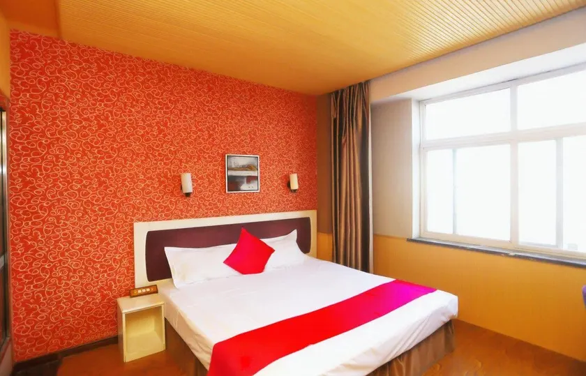 Huaxu Hotel - Image 1