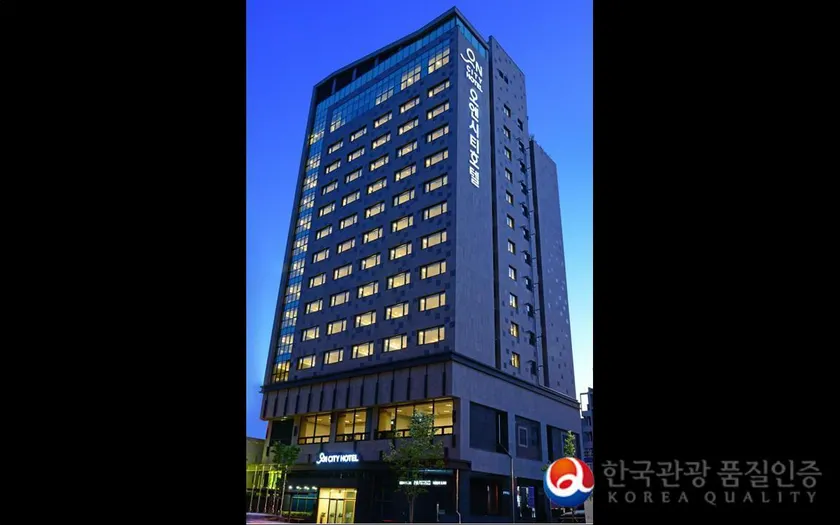 ON City Hotel - Image 1