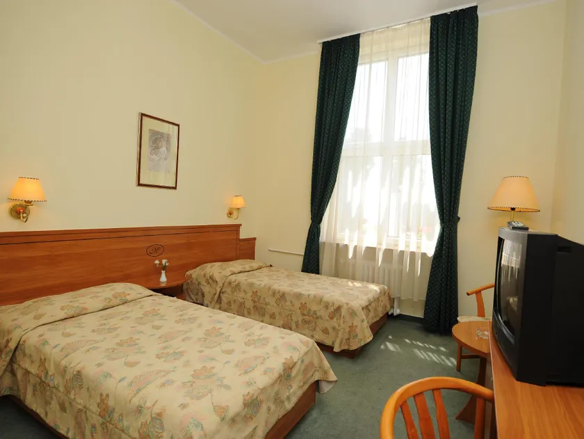 Hotel Millenium - Image 1