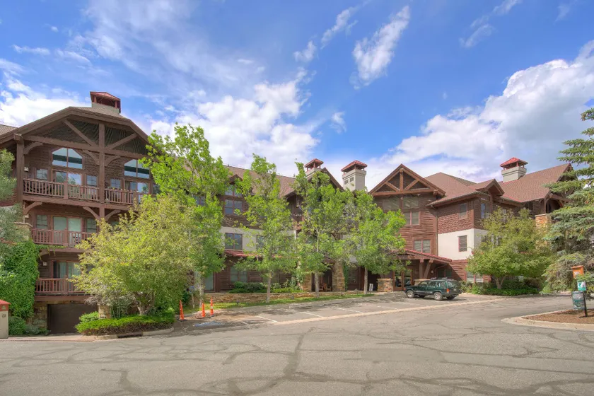 The Lodge at Brookside A Perfect Mountain Getaway - Image 1