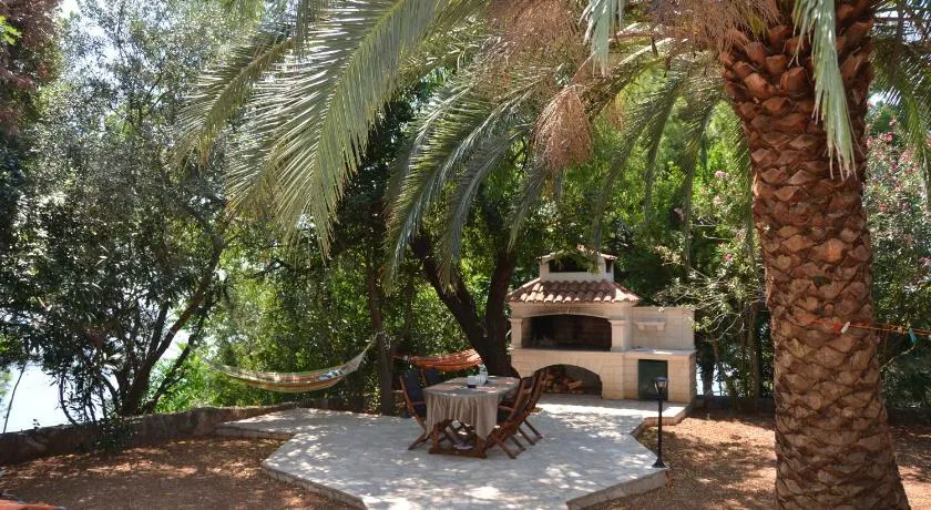Beach House Mokalo - Image 1