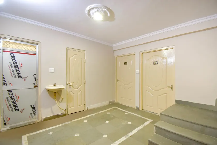 OYO 61492 Hotel Mahesh - Image 1