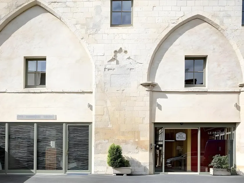 Hôtel Le Dauphin Le Spa du Prieuré - Image 1