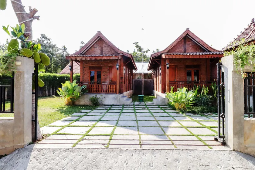 Omah Teras Bata Guesthouse - Image 1