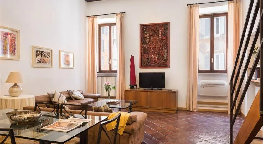 Idyllia -Teatro Pompeo Apartment - Image 1