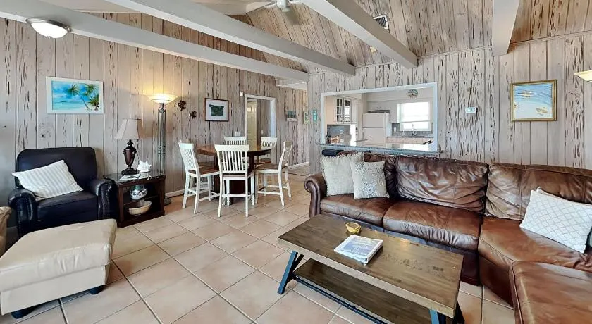 White Heron Beach House - Image 1