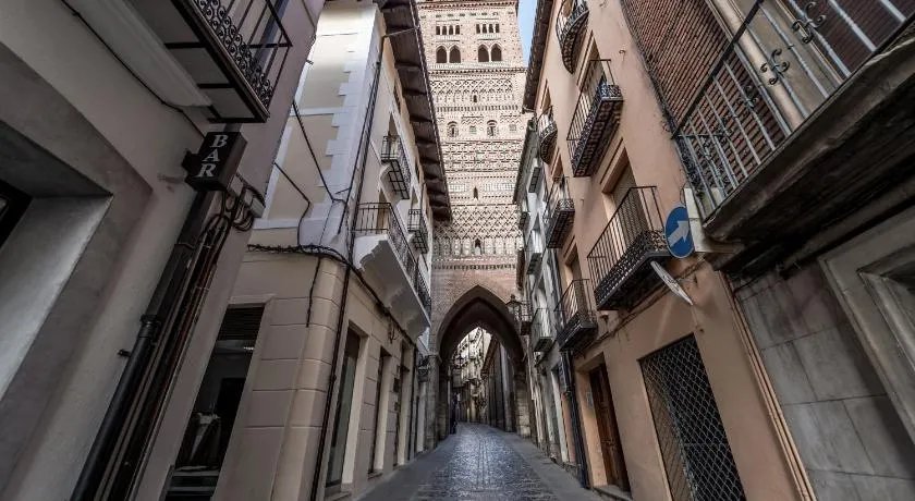 La Torre Boutique Apartamentos - Image 1