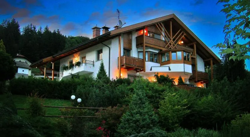 Residence Iris - Image 1