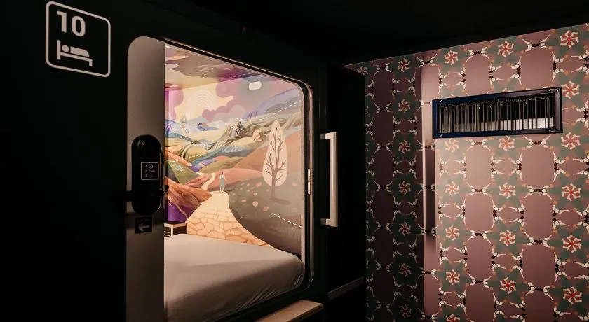 Capsule Hotel - Lucerne Old Town - Image 1