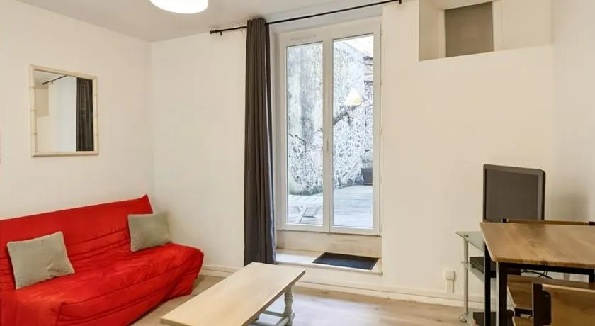 Appartement avec terrasse au coeur d'Aurillac - Image 1