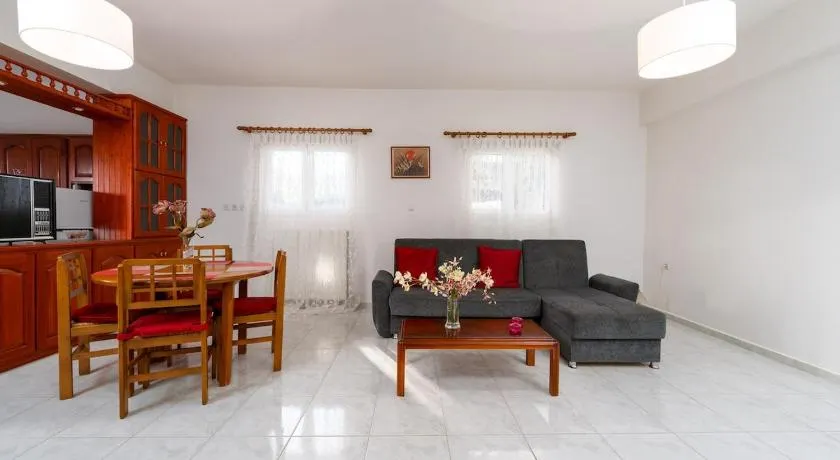 Sainis Rooms 5 - Cozy Apartment for Four People with Full Kitchen - Image 1