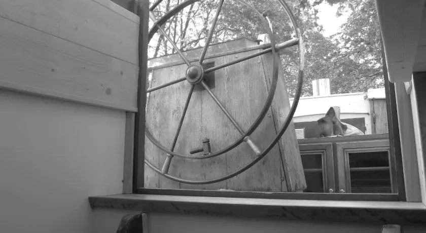 studio sur péniche La Tortue - Image 1
