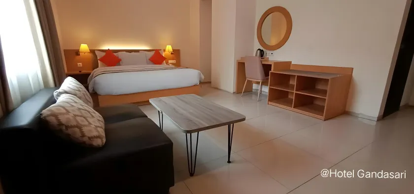 Gandasari Hotel - Image 1
