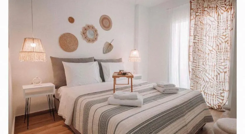 Arias Apartments - Image 1