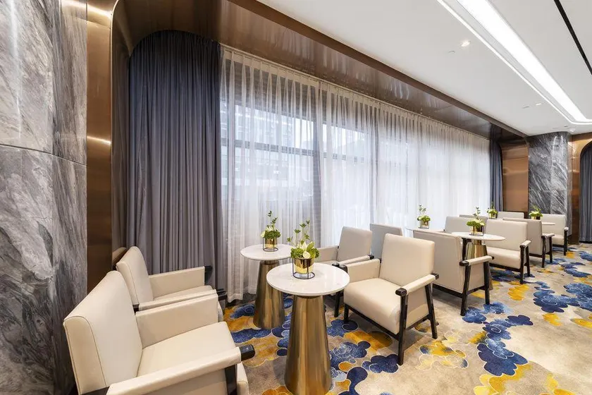 Elegant Azure Hotel - Image 1