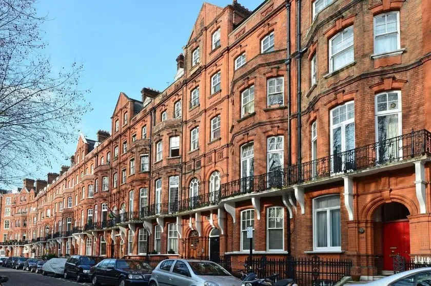 Kensington Court ApartHotel - Image 1