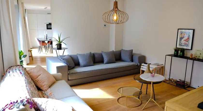 Modern Appartment in the Heart of Ghent - Image 1