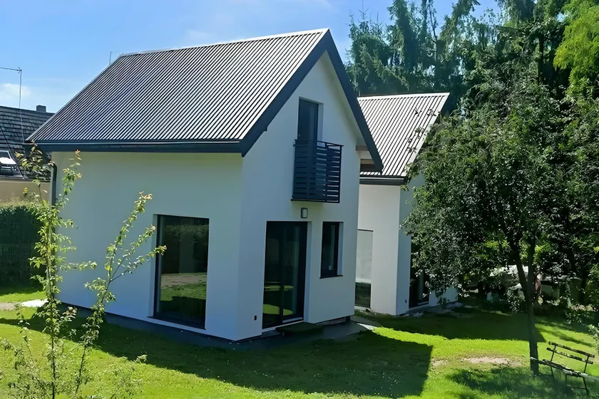 New, comfortable holiday home by the sea - Image 1